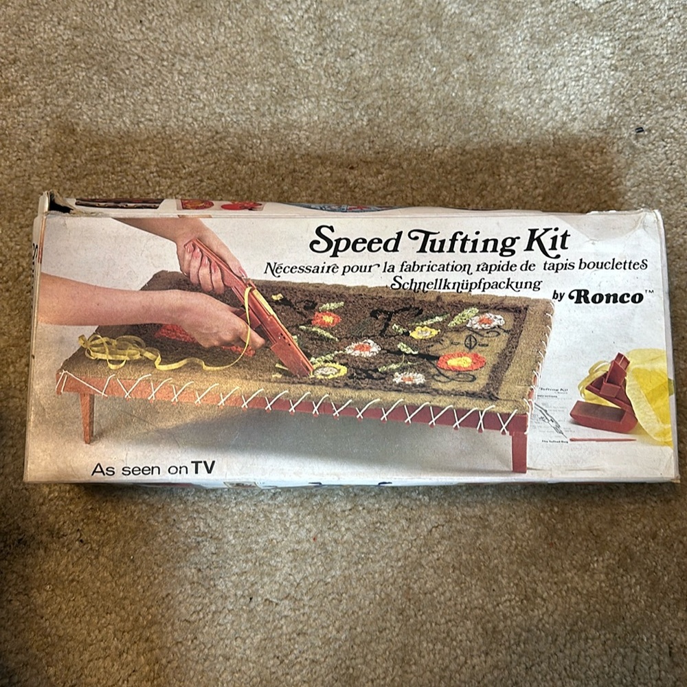 True Vintage Speed Tufting Kit - White and Red